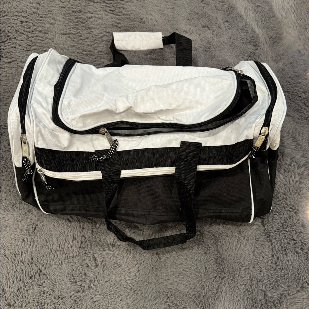 NEW Black and White Dalix Duffel Bag